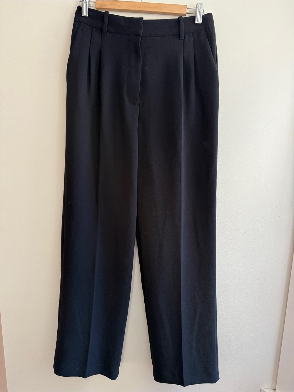 Aritzia The Effortless Pant